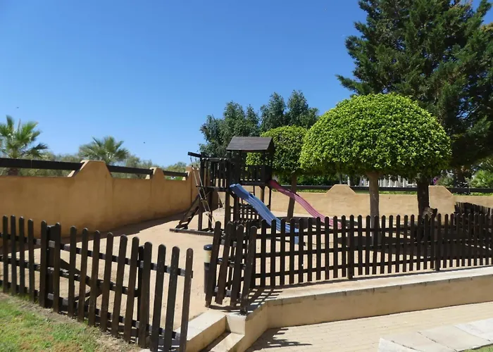 Apartamento En Segunda Planta En Urb. Jardines De Isla Canela