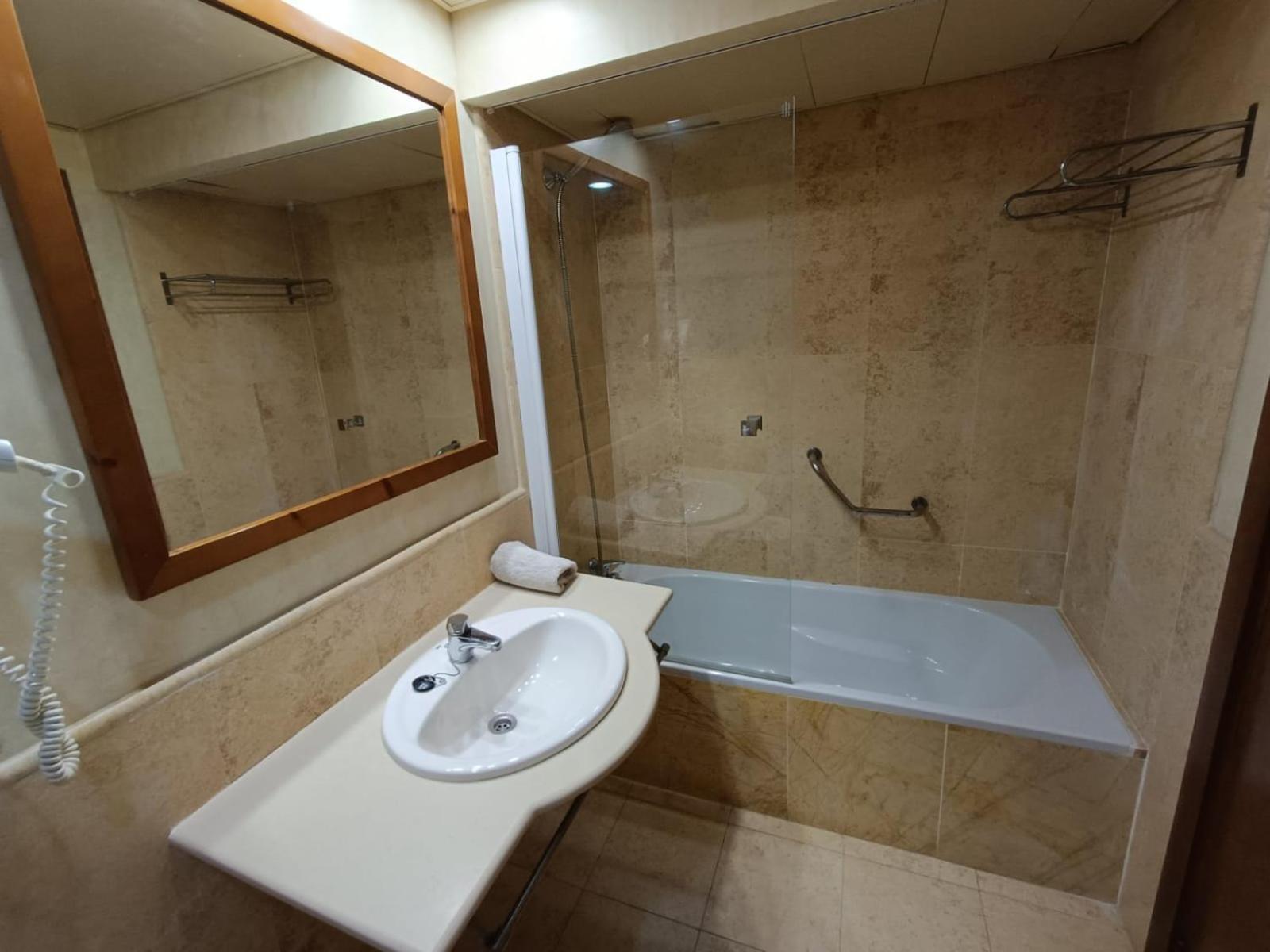 Appartement En Segunda Planta En Urb. Jardines De *
